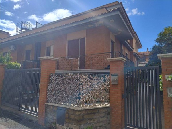appartamento in vendita a Marino in zona Cava dei Selci
