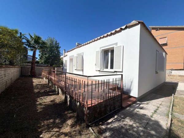 casa indipendente in vendita a Marino in zona Cava dei Selci