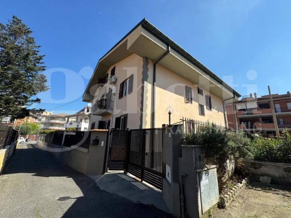 appartamento in vendita a Marino in zona Santa Maria delle Mole
