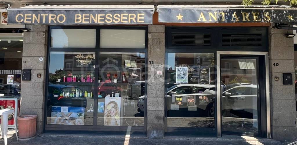 negozio in vendita a Marino in zona Poggio delle Mole