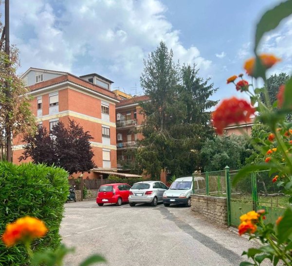 appartamento in vendita a Marino in zona Poggio delle Mole