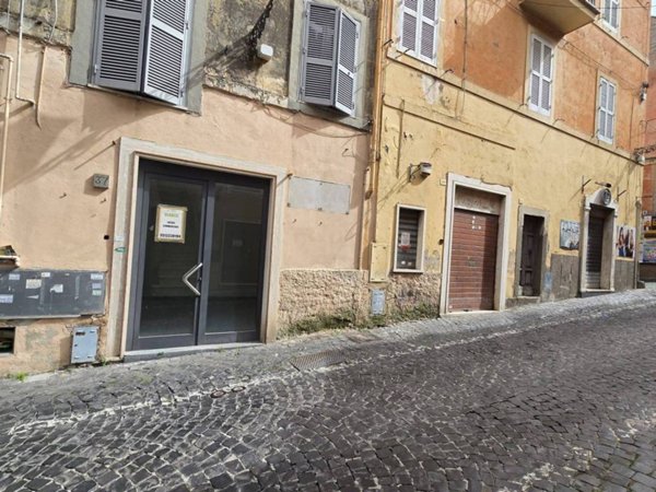 negozio in vendita a Marino