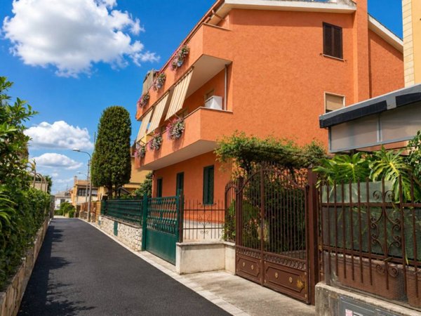 appartamento in vendita a Marino in zona Poggio delle Mole