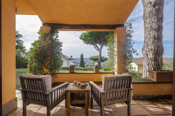 casa indipendente in vendita a Marino in zona Due Santi