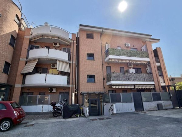 appartamento in vendita a Marino in zona Poggio delle Mole