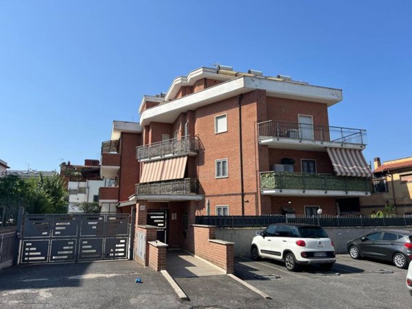 appartamento in vendita a Marino in zona Frattocchie