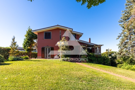 casa indipendente in vendita a Marino in zona Castelluccia