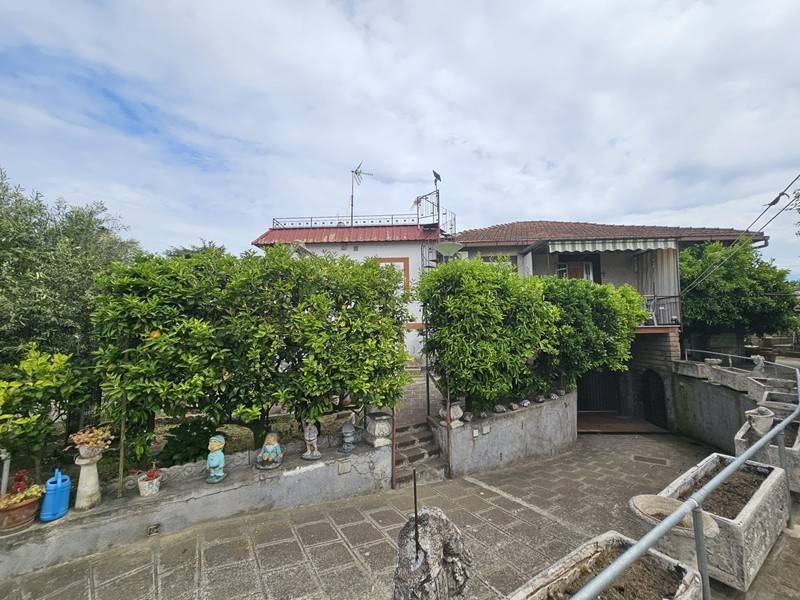 casa indipendente in vendita a Marino in zona Cava dei Selci