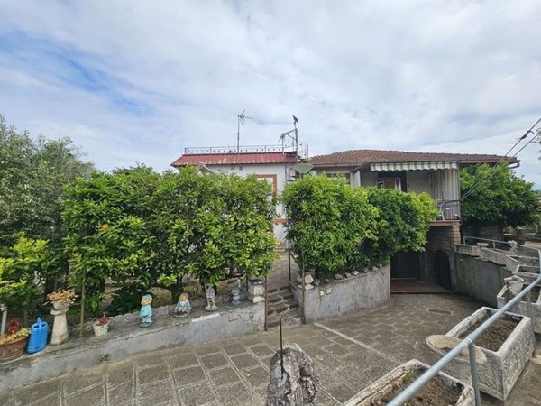 casa indipendente in vendita a Marino