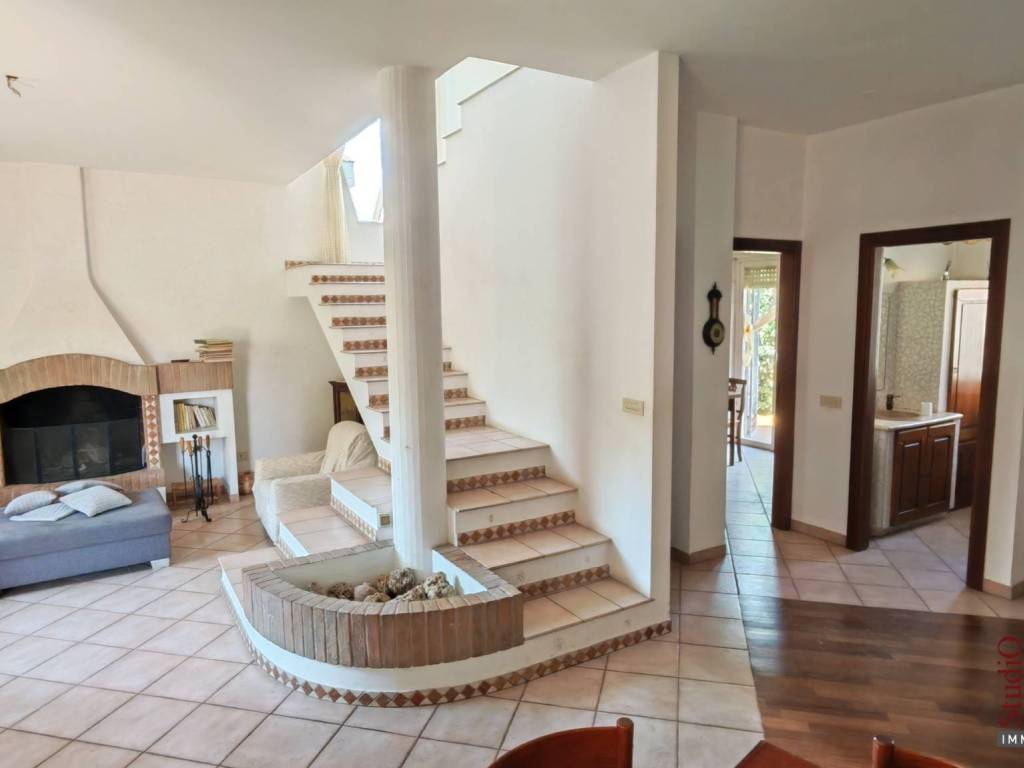 casa indipendente in vendita a Marino in zona Cava dei Selci