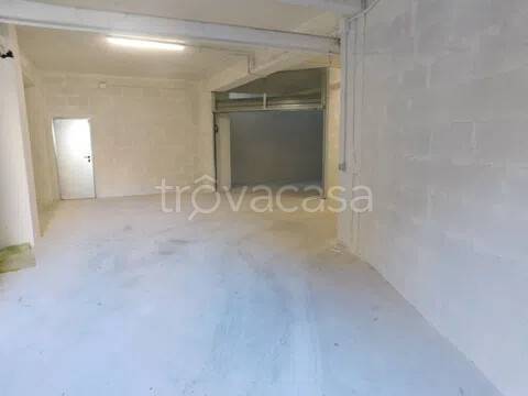 locale di sgombero in vendita a Marino in zona Frattocchie