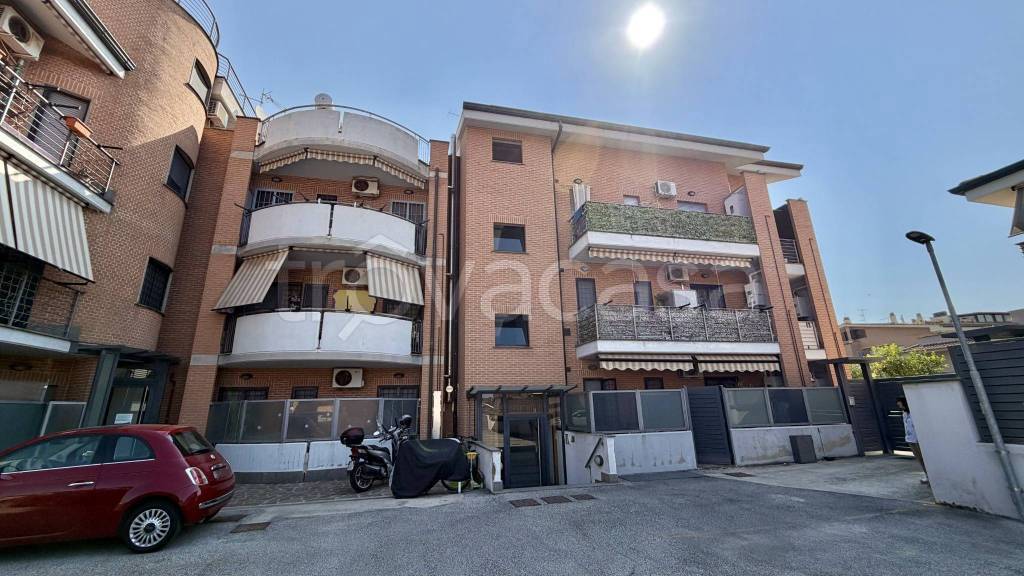 appartamento in vendita a Marino in zona Poggio delle Mole