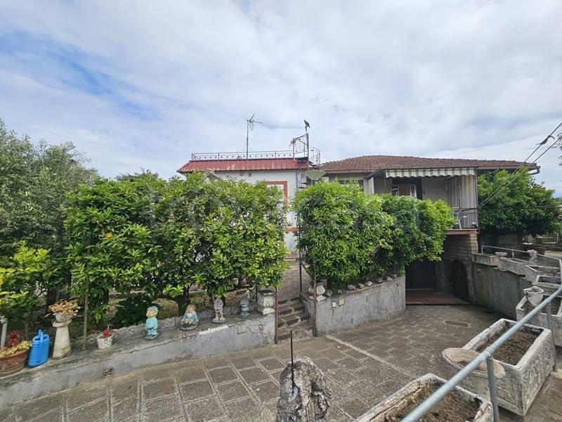 casa indipendente in vendita a Marino in zona Cava dei Selci