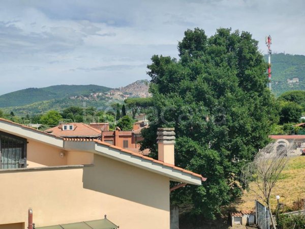 casa indipendente in vendita a Marino in zona Due Santi