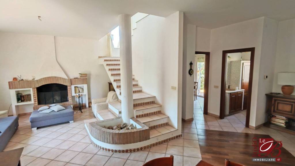 casa indipendente in vendita a Marino in zona Cava dei Selci