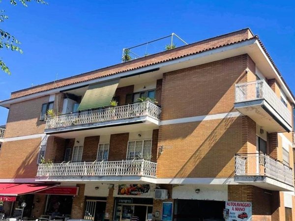 appartamento in vendita a Marino in zona Cava dei Selci