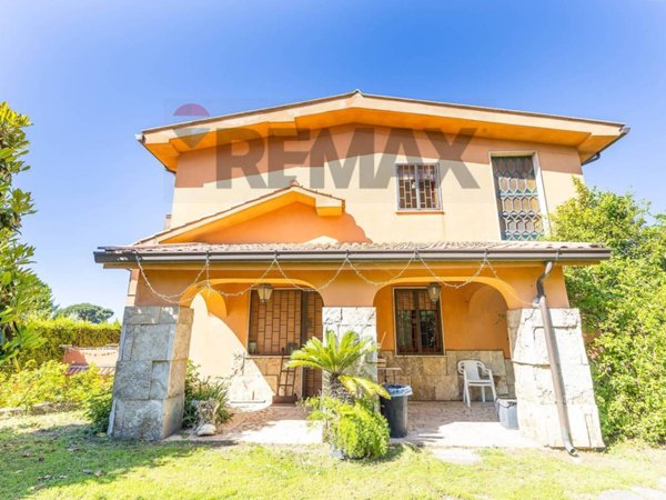 casa indipendente in vendita a Marino