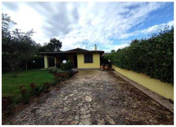 casa indipendente in vendita a Marino