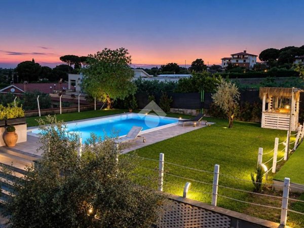 casa indipendente in vendita a Marino in zona Castelluccia