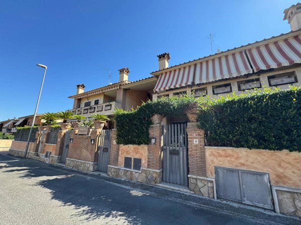 appartamento in vendita a Marino in zona Poggio delle Mole