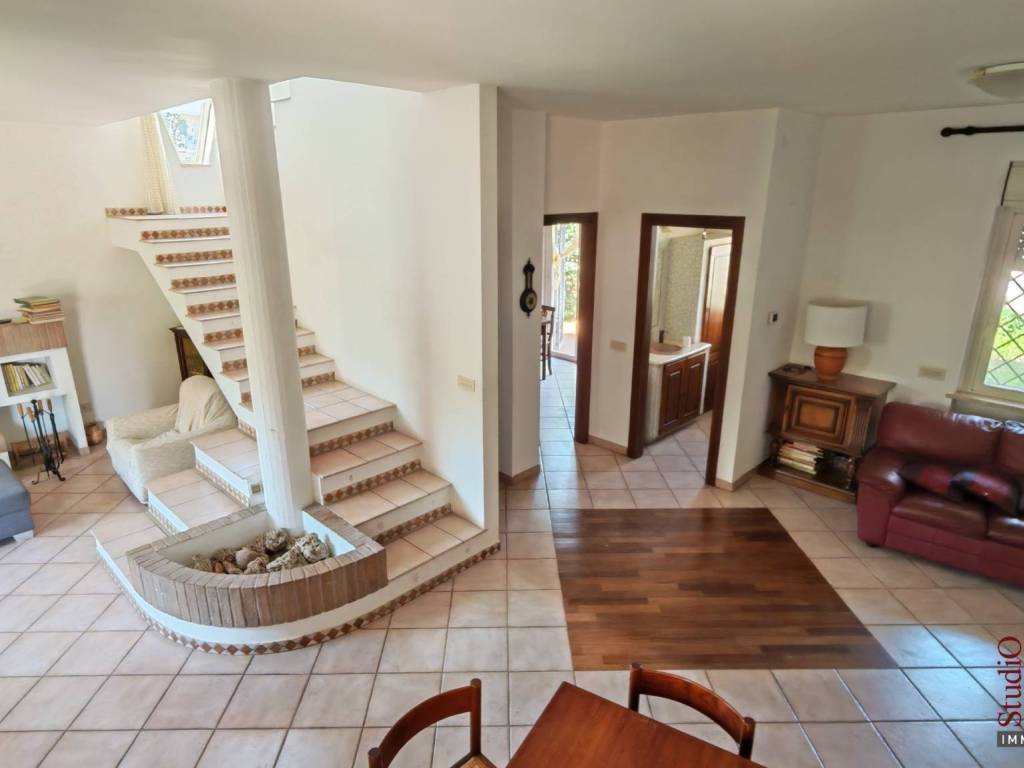 casa indipendente in vendita a Marino in zona Cava dei Selci