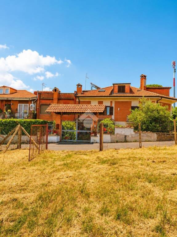casa indipendente in vendita a Marino