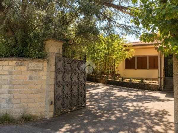 casa indipendente in vendita a Marino