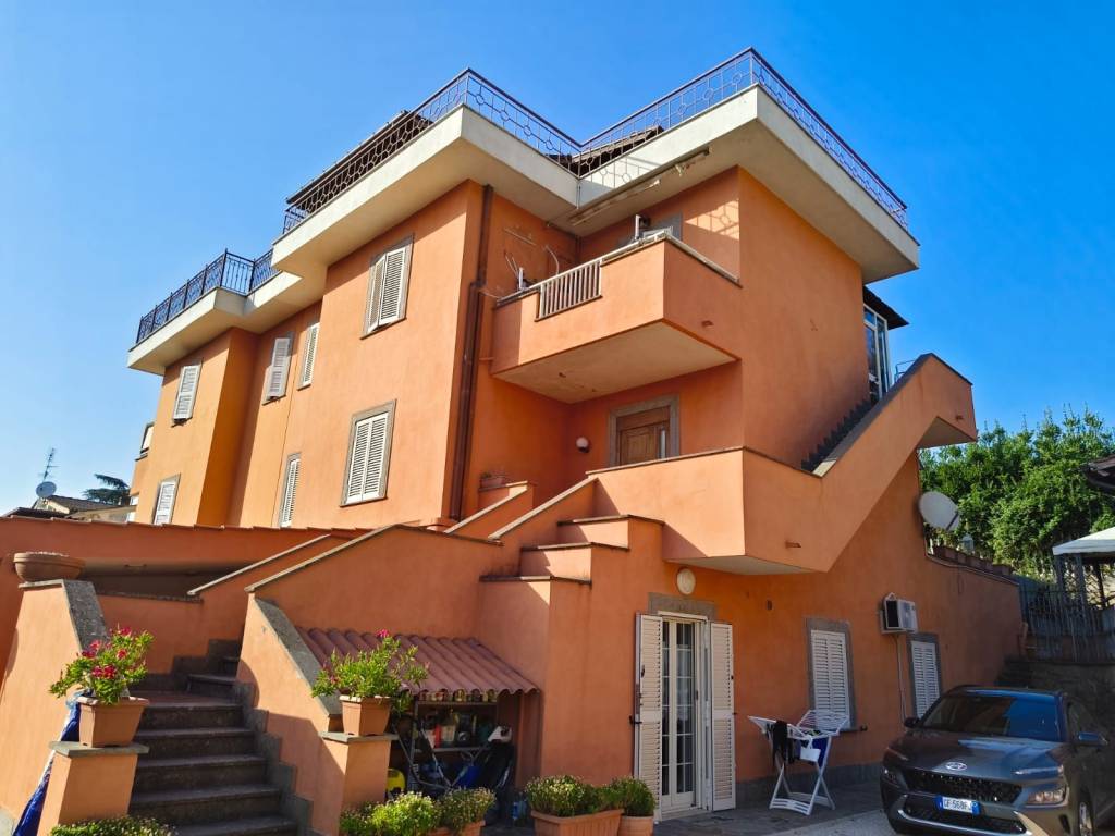 appartamento in vendita a Marino in zona Castelluccia