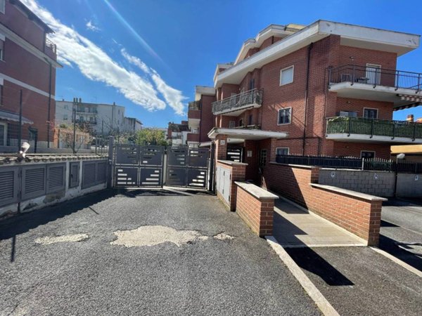 appartamento in vendita a Marino in zona Poggio delle Mole
