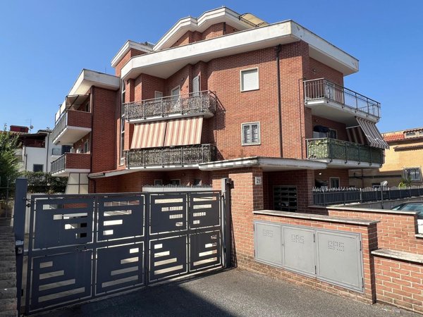 appartamento in vendita a Marino in zona Poggio delle Mole