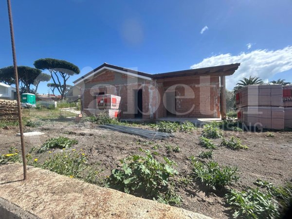 casa indipendente in vendita a Marino in zona Frattocchie