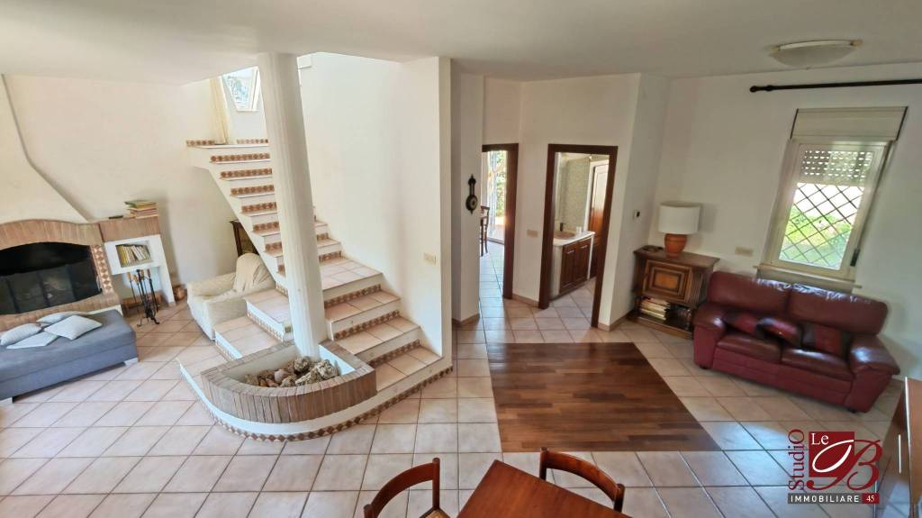 casa indipendente in vendita a Marino in zona Cava dei Selci