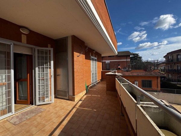 appartamento in vendita a Marino in zona Poggio delle Mole