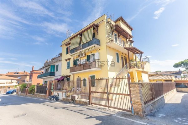 appartamento in vendita a Marino in zona Poggio delle Mole
