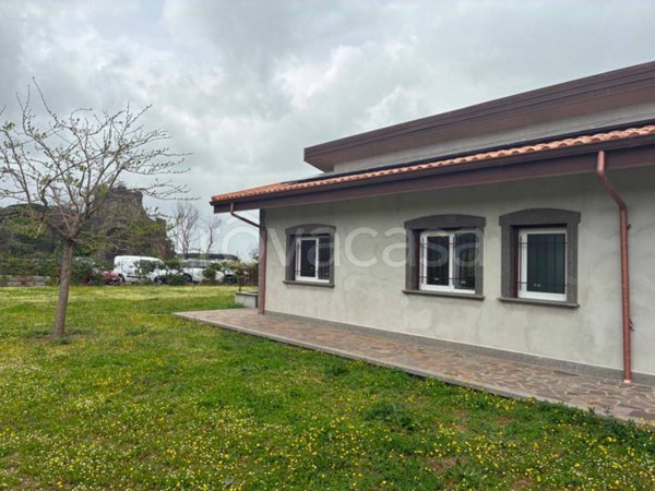 casa indipendente in vendita a Marino in zona Due Santi