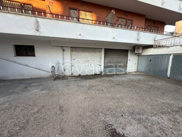 locale commerciale in vendita a Marino in zona Poggio delle Mole