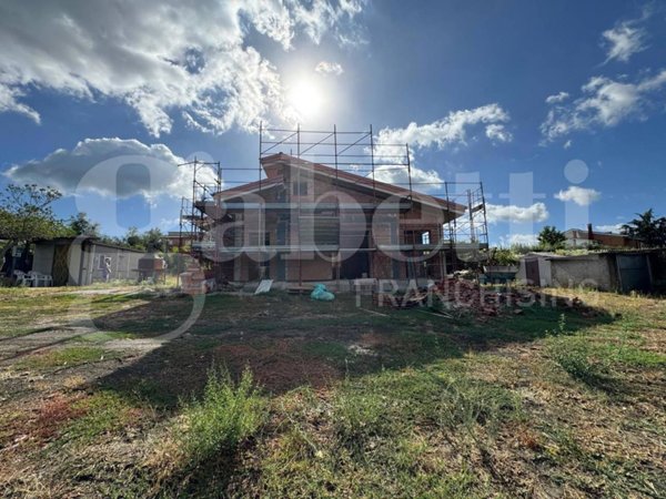 casa indipendente in vendita a Marino in zona Due Santi