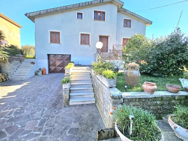 casa indipendente in vendita a Marino in zona Castelluccia