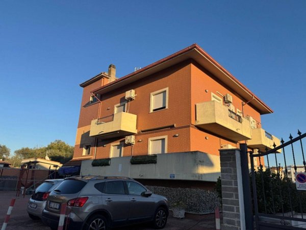 appartamento in vendita a Marino in zona Poggio delle Mole
