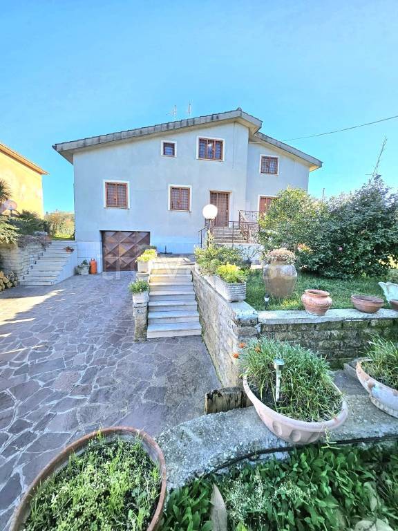 casa indipendente in vendita a Marino in zona Castelluccia