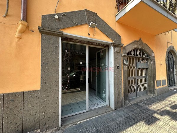 locale commerciale in vendita a Marino