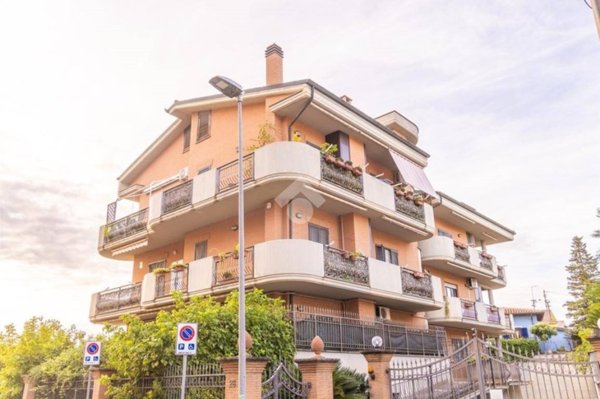 appartamento in vendita a Marino in zona Santa Maria delle Mole