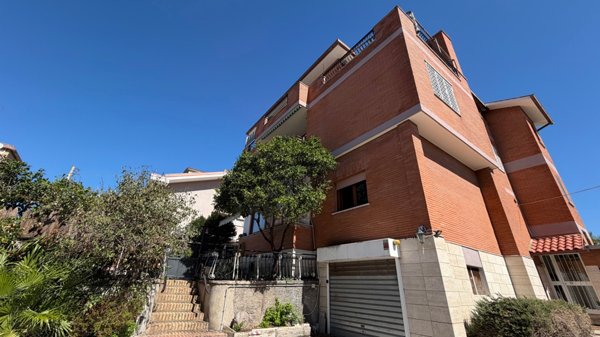 appartamento in vendita a Marino in zona Poggio delle Mole