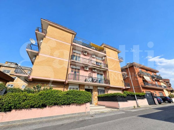 appartamento in vendita a Marino in zona Cava dei Selci