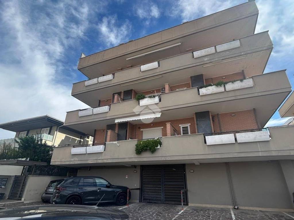 appartamento in vendita a Marino in zona Poggio delle Mole