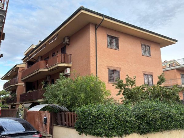 appartamento in vendita a Marino in zona Santa Maria delle Mole
