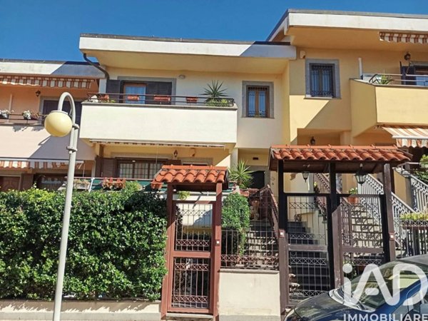 casa indipendente in vendita a Marino in zona Castelluccia