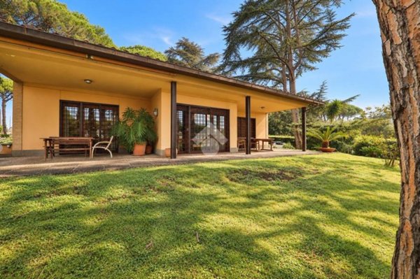 casa indipendente in vendita a Marino in zona Due Santi