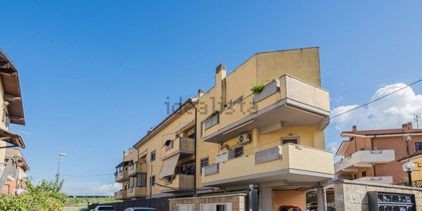 appartamento in vendita a Marino in zona Cava dei Selci