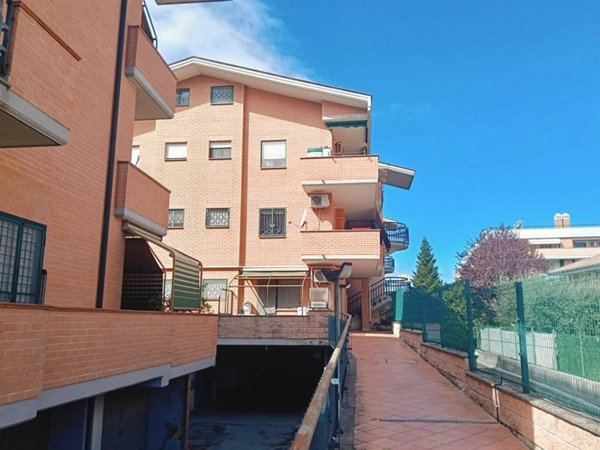 appartamento in vendita a Marino in zona Poggio delle Mole